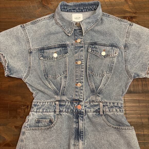 Le Lis Collared Short Sleeve Denim Romper size Small - Picture 2 of 6